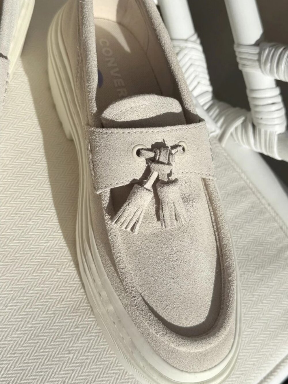 Converse Chuck Taylor All Star Lugged Heel Loafer Suede Tassel Beige 8.5 New - Picture 4 of 16
